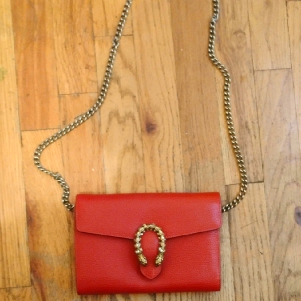 Gucci Elegant Red Chain Strap Bag